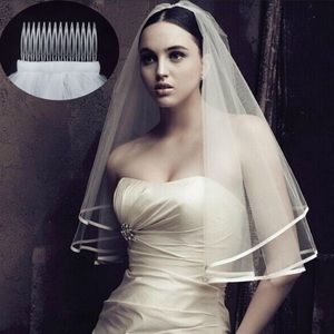 Comb veil in white